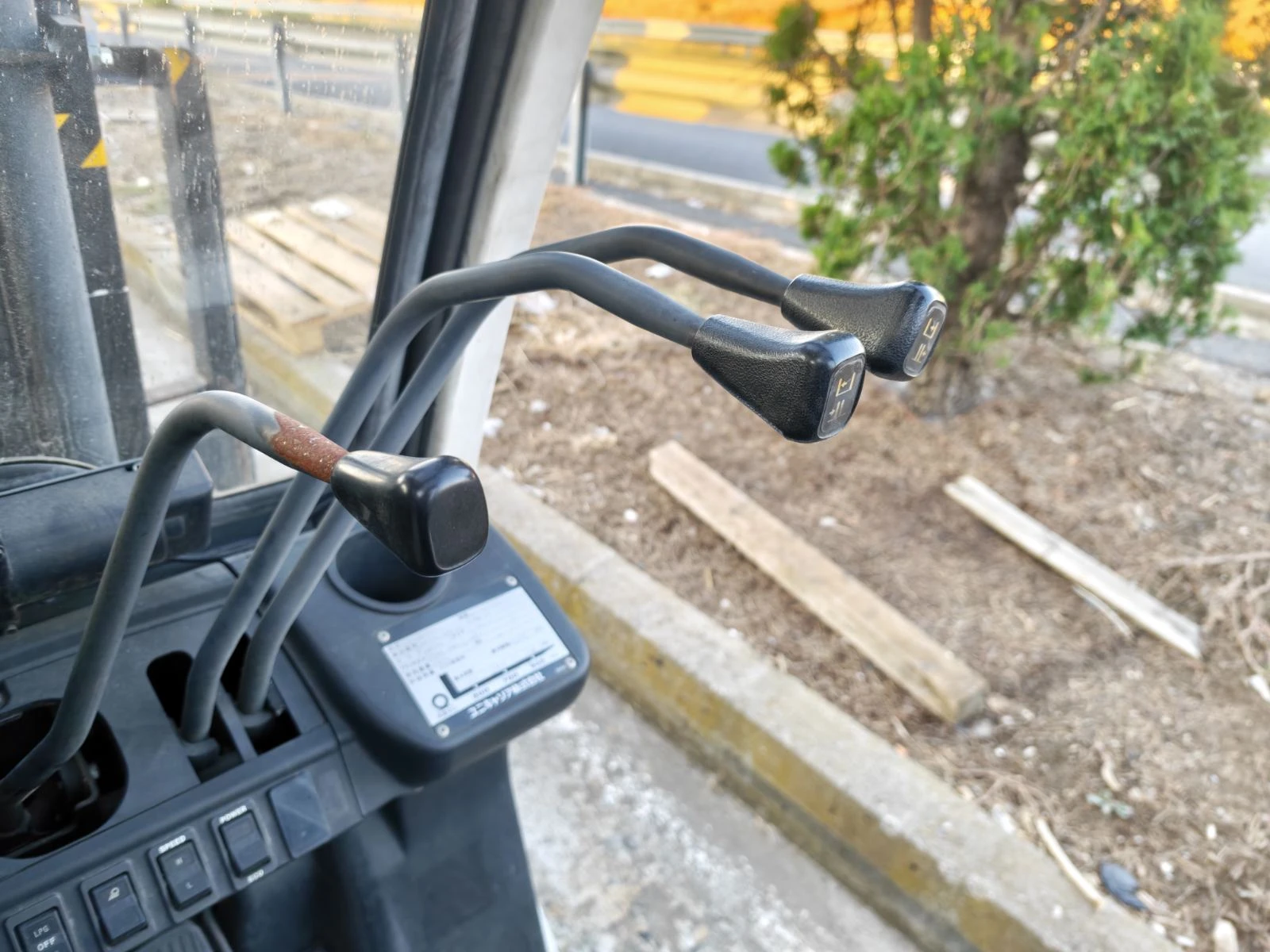 Мотокар UniCarriers ПЕРФЕКТЕН ГАЗОКАР, снимка 6 - Индустриална техника - 55669338