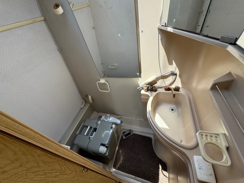 Каравана Swift, снимка 13 - Каравани и кемпери - 51474191