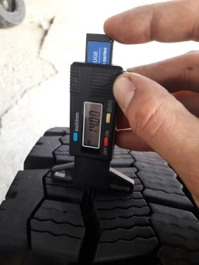 Гуми, снимка 3