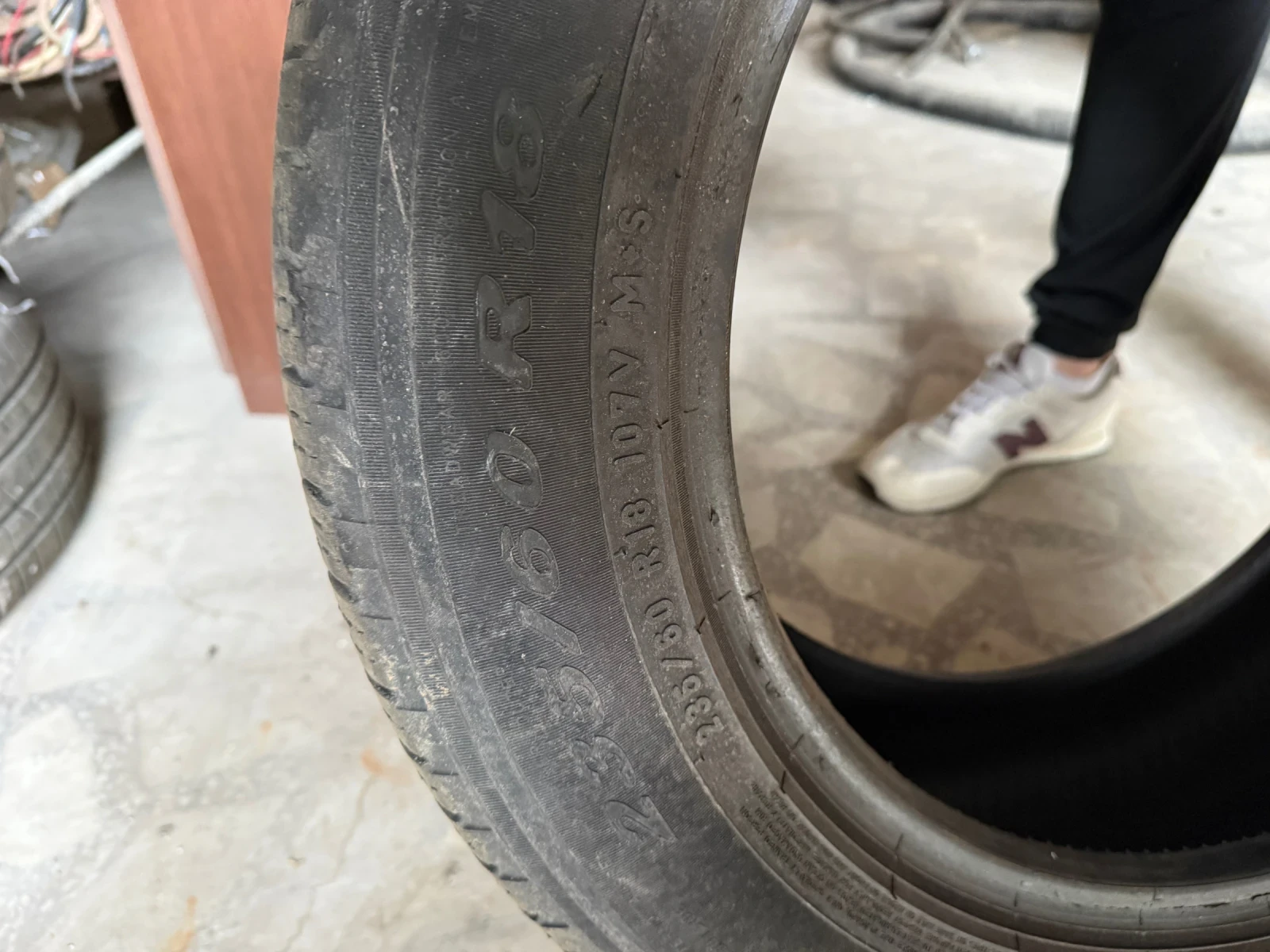 Гуми Летни 235/60R18, снимка 2 - Гуми и джанти - 54477812