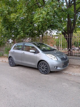 Toyota Yaris 1.4-БЕНЗИН-87к.с.-МАЛКИЯТ ДАНЪК-НАВИ-ПАРКТРОНИК!!!, снимка 2