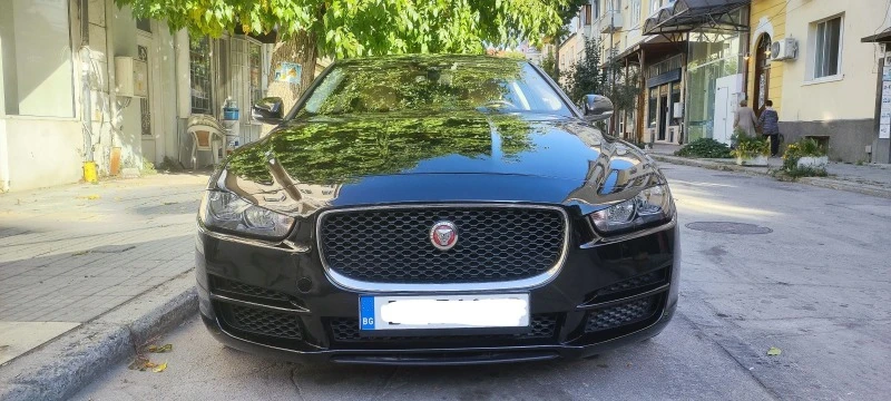 Jaguar XE 2.0i - 240hp RWD/Premium 25t, снимка 1 - Автомобили и джипове - 47149714