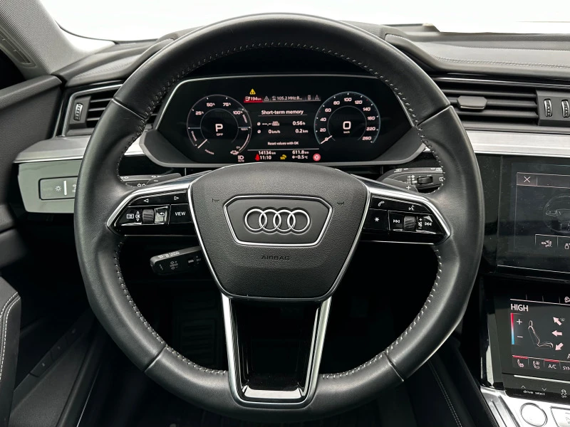 Audi E-Tron 55 Quattro B&O full 95kw Longe Range, снимка 10 - Автомобили и джипове - 47460702