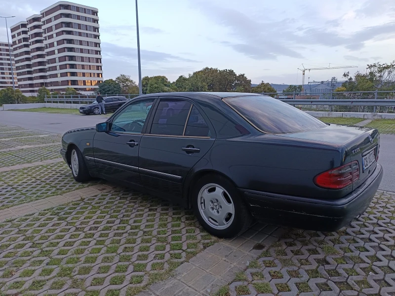 Mercedes-Benz E 300 E300 TD, снимка 3 - Автомобили и джипове - 47656082