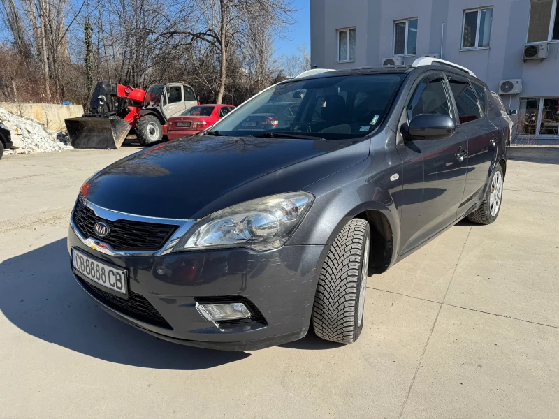 Kia Ceed 1.6CRDI, снимка 9 - Автомобили и джипове - 49008095