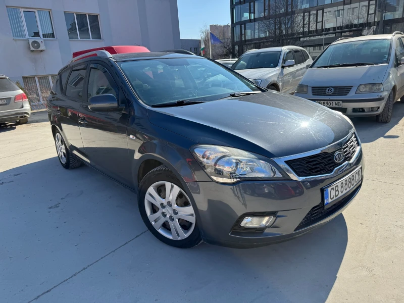 Kia Ceed 1.6CRDI, снимка 7 - Автомобили и джипове - 49008095