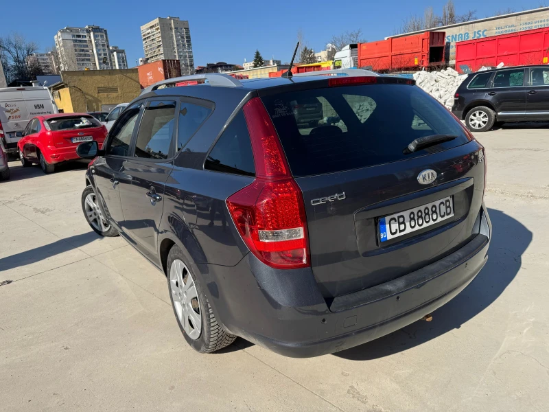 Kia Ceed 1.6CRDI, снимка 10 - Автомобили и джипове - 49008095