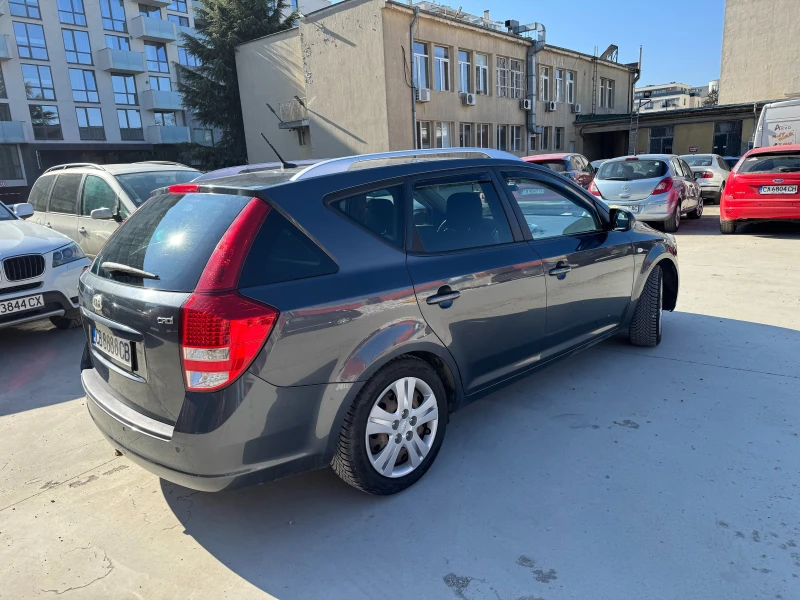 Kia Ceed 1.6CRDI, снимка 3 - Автомобили и джипове - 49008095