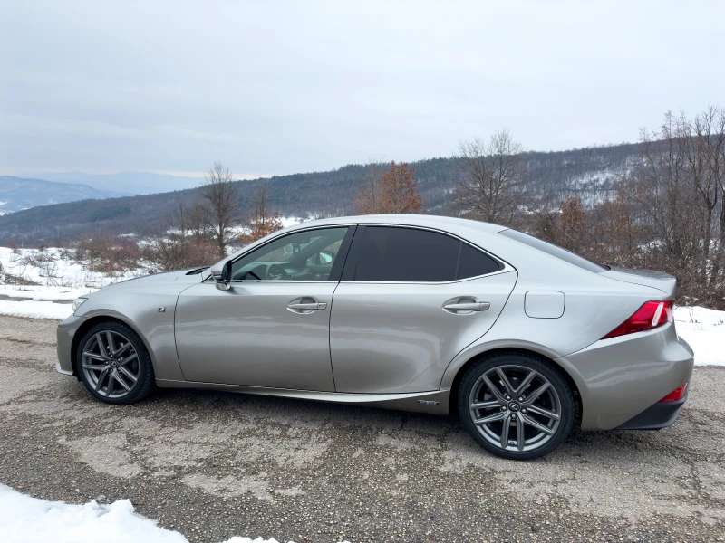 Lexus IS 300 h F-sport, снимка 8 - Автомобили и джипове - 49261545