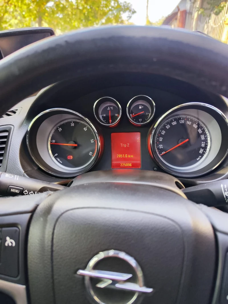 Opel Insignia 2.0 CDTI ПАНОРАМА 4Х4  LED, снимка 15 - Автомобили и джипове - 51915412