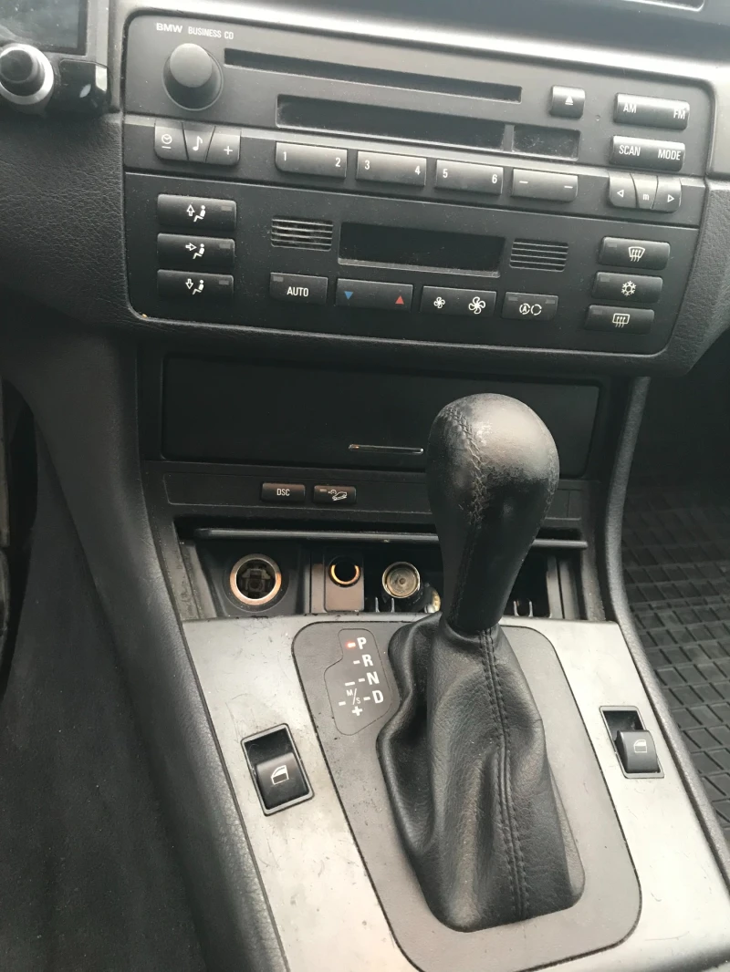 BMW 325 XI, снимка 12 - Автомобили и джипове - 51873848