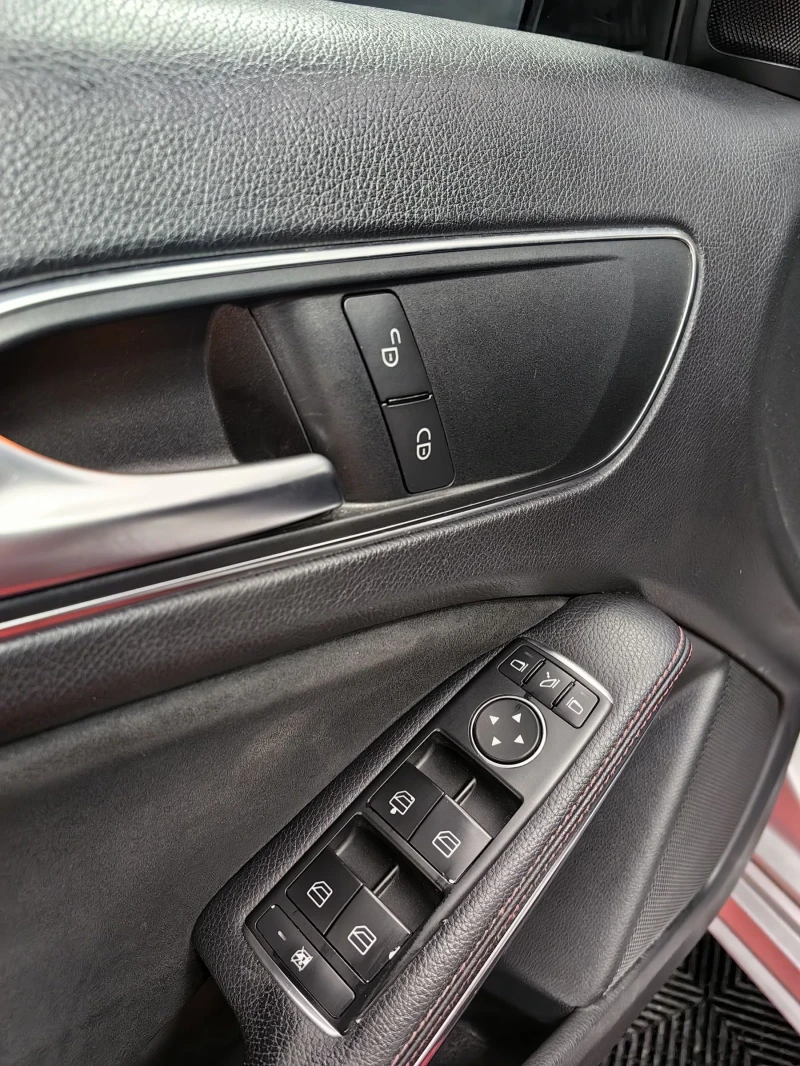 Mercedes-Benz A 180 AMG FULL PACK* PANO* CARPLAY* CAMERA* TOP, снимка 9 - Автомобили и джипове - 52850921