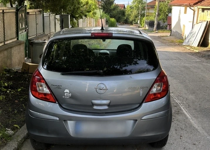 Opel Corsa, снимка 3 - Автомобили и джипове - 55224575