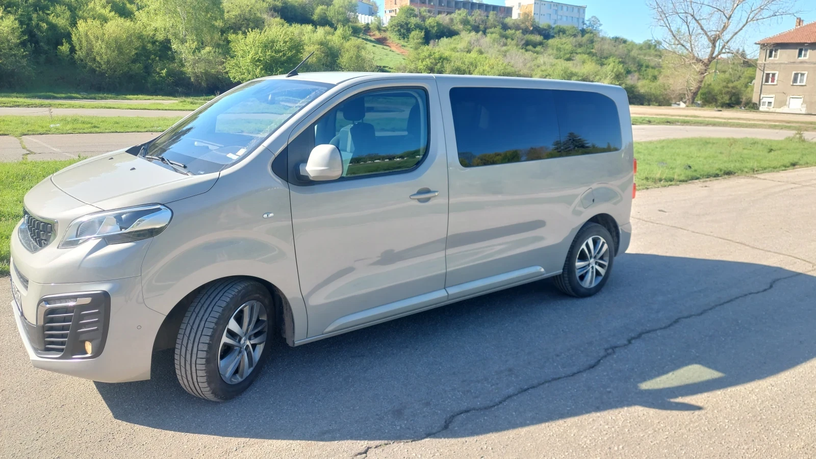Peugeot Traveler  - изображение 2