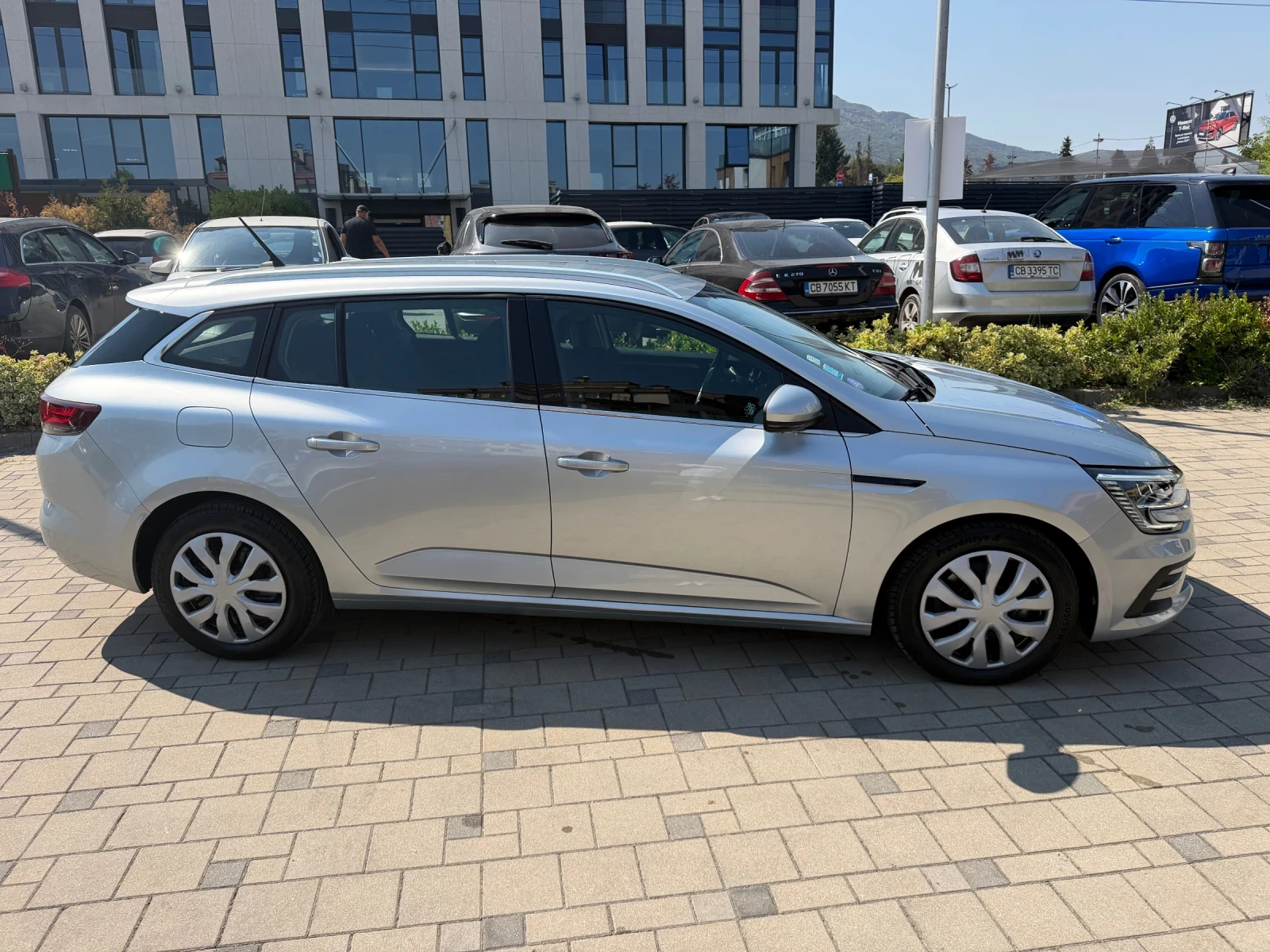 Renault Megane 95000км Plug-in-Hybrid TOP, снимка 4 - Автомобили и джипове - 51355372