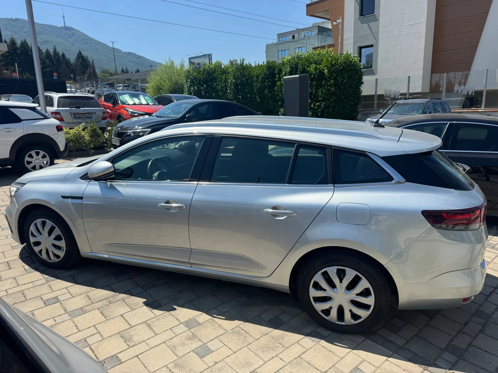 Renault Megane 95000км Plug in Hybrid - изображение 4