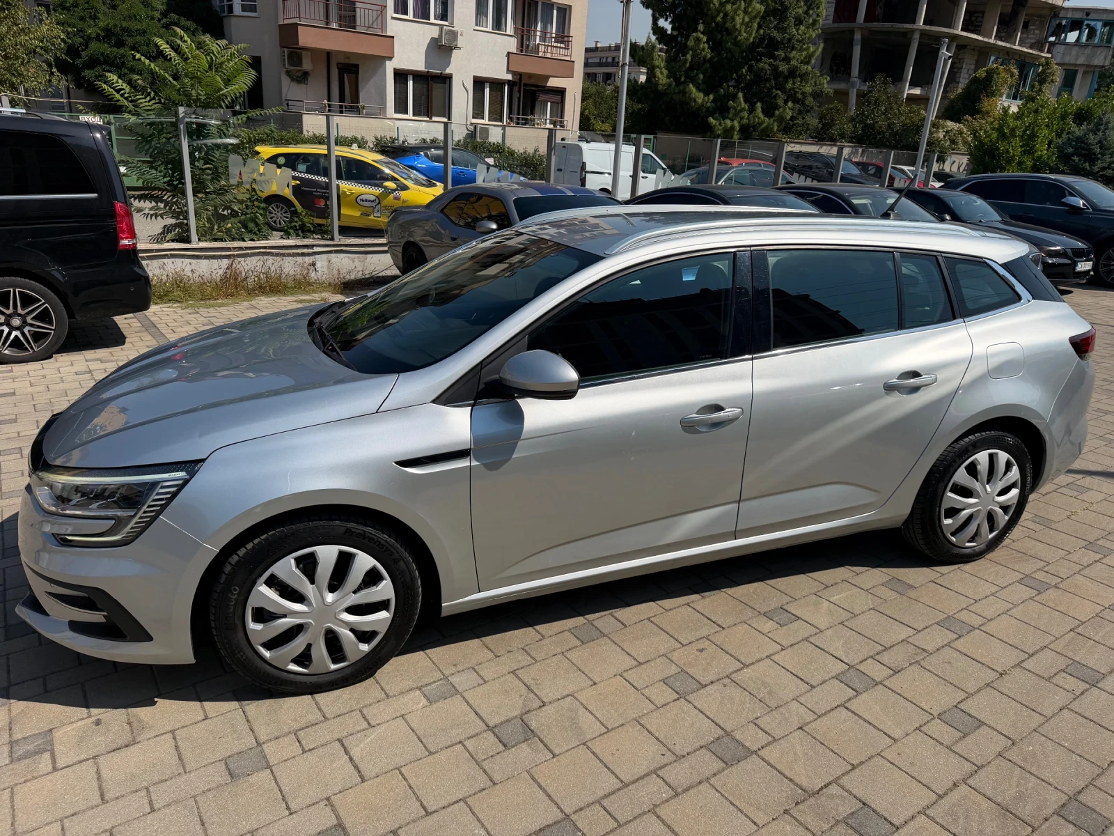 Renault Megane 95000км Plug-in-Hybrid TOP, снимка 5 - Автомобили и джипове - 51355372