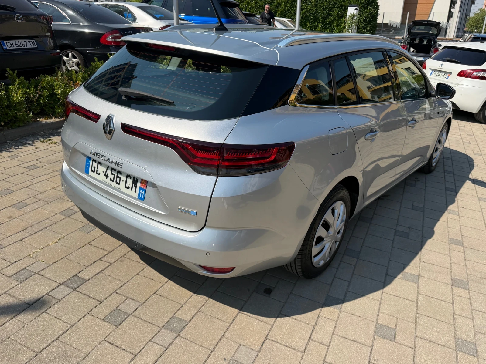 Renault Megane 95000км Plug-in-Hybrid TOP, снимка 8 - Автомобили и джипове - 51355372