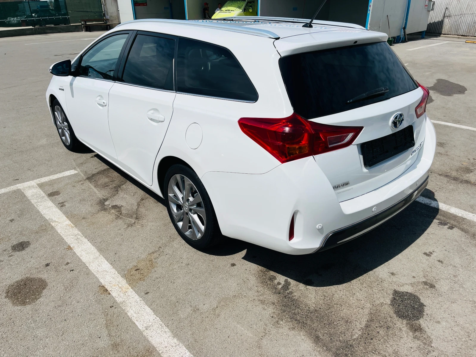 Toyota Auris  - изображение 3