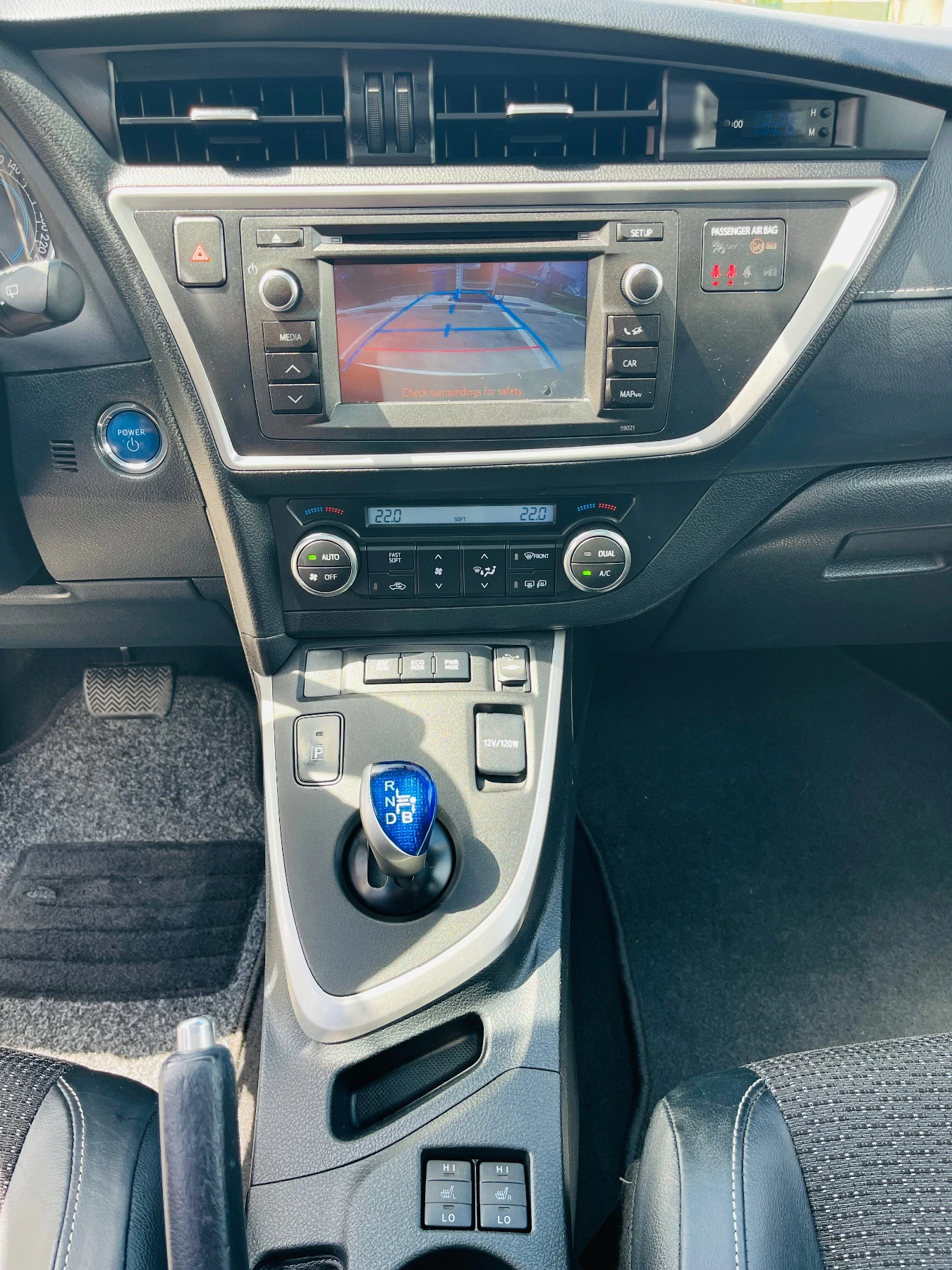 Toyota Auris  - изображение 9