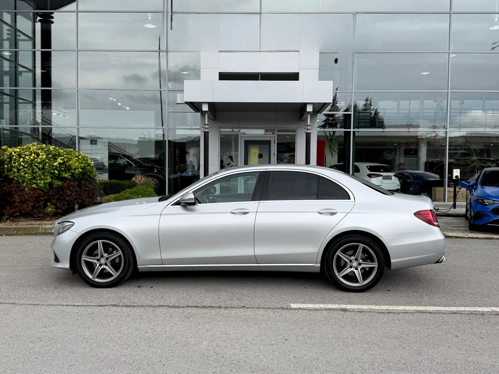 Mercedes-Benz E 220 Multibeam/Ambiente - изображение 3
