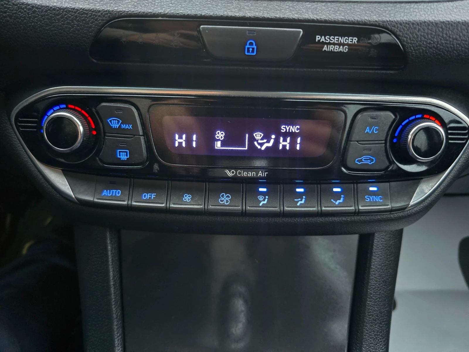 Hyundai I30 1.6 CRDi Premium-PANORAMA-NAVI | Mobile.bg � ����������� 15