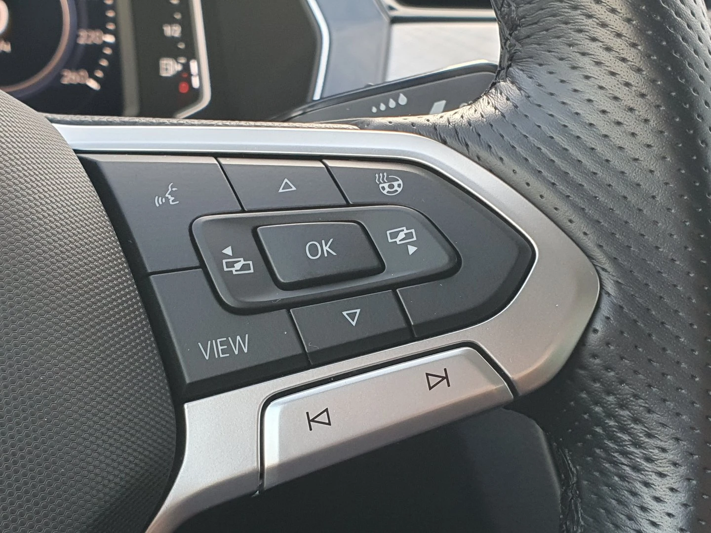 VW Passat GTE Plug-In-Hybrid 1.4 TSI, снимка 16 - Автомобили и джипове - 56420610