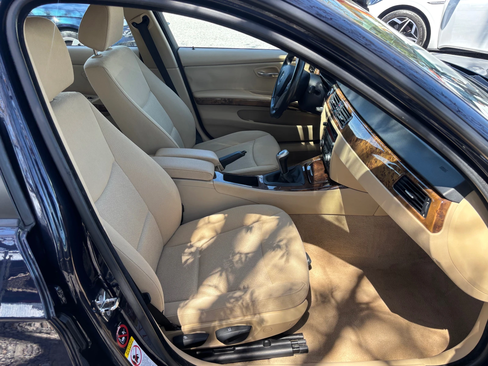 BMW 318 2.0d, снимка 10 - Автомобили и джипове - 54303927