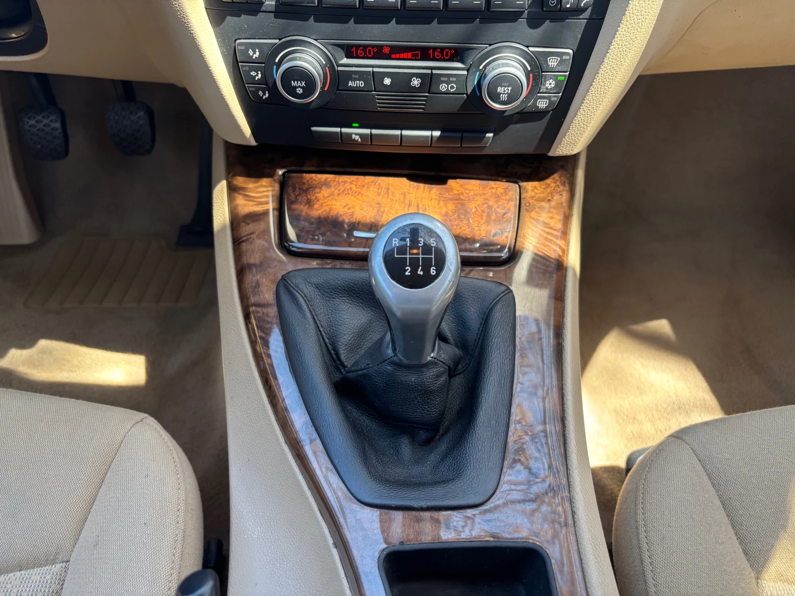 BMW 318 2.0d, снимка 13 - Автомобили и джипове - 54303927