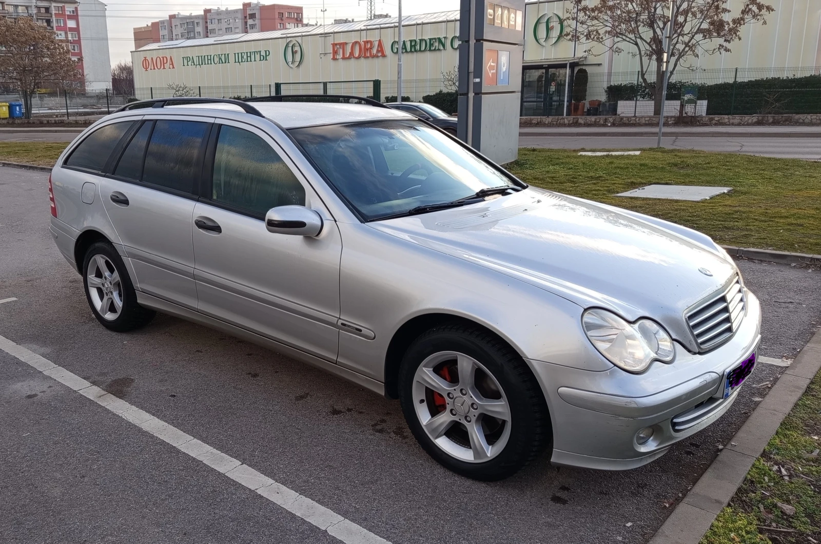 Mercedes-Benz C 180 Kompressor Газ Фейслифт, снимка 2 - Автомобили и джипове - 54323323