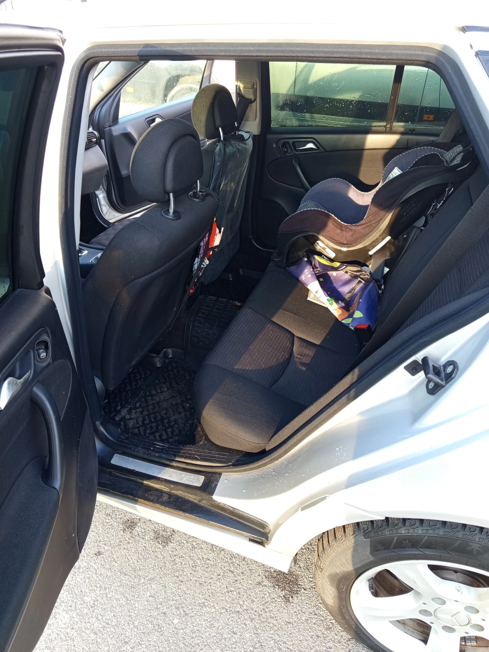 Mercedes-Benz C 180 Kompressor Газ Фейслифт, снимка 13 - Автомобили и джипове - 54323323