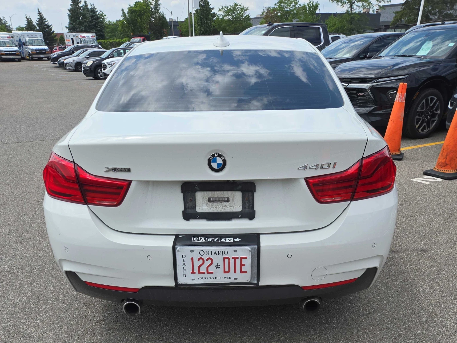 BMW 440 xDRIVE / KEYLESS / PODGREV / CARFAX, снимка 4 - Автомобили и джипове - 55193200