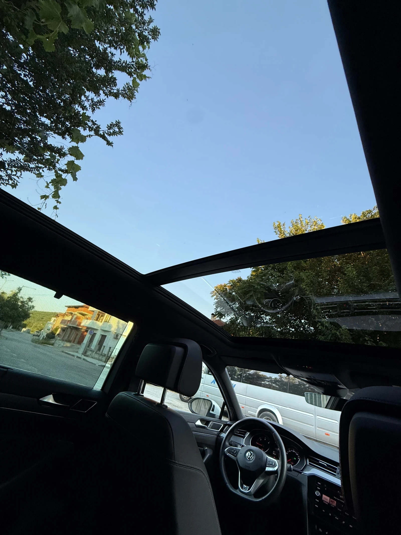 VW Passat R-Line 2.0TDI 190hp Панорама/Печка, снимка 11 - Автомобили и джипове - 55244882