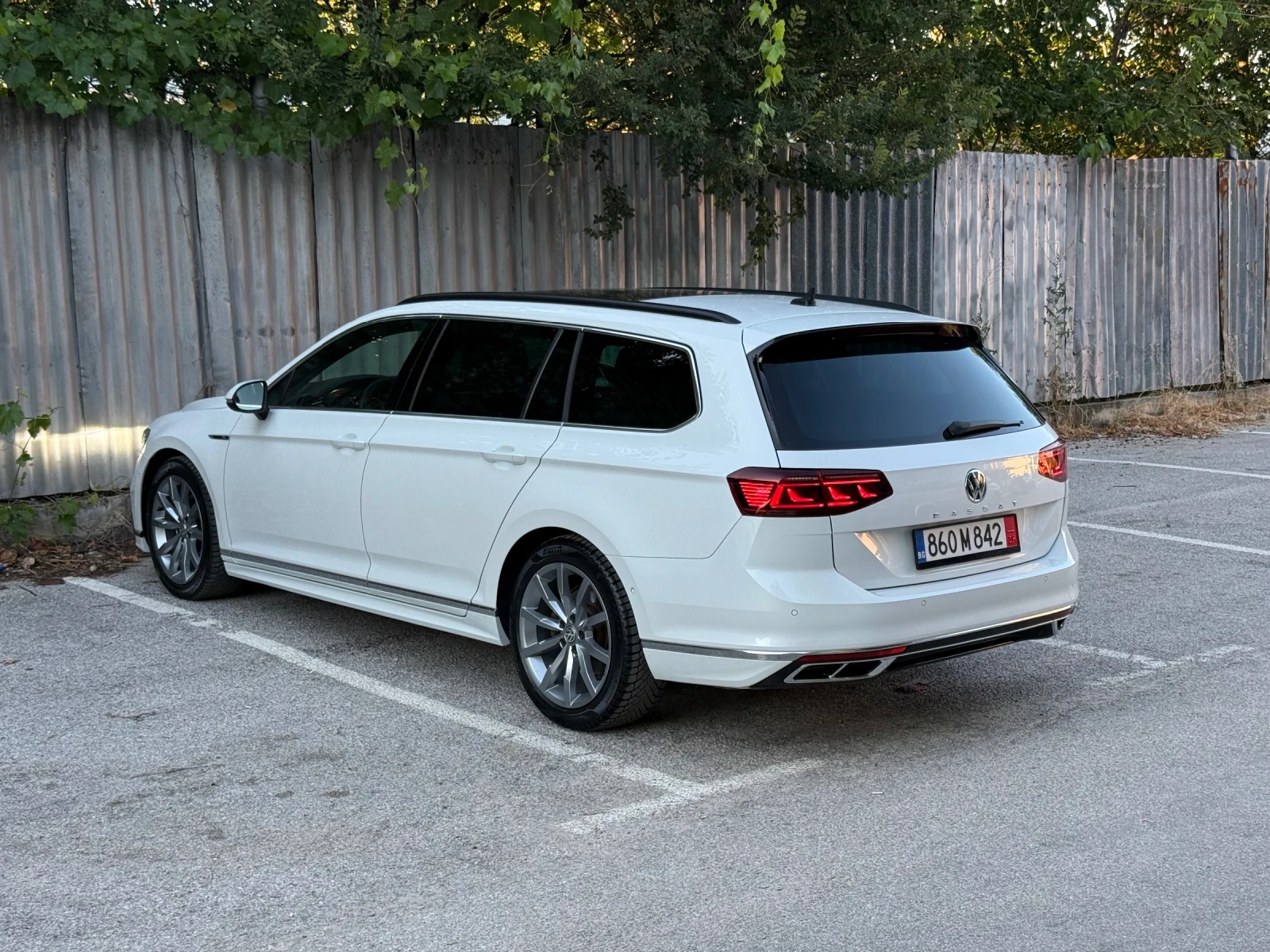 VW Passat R-Line 2.0TDI 190hp Панорама/Печка, снимка 3 - Автомобили и джипове - 55244882