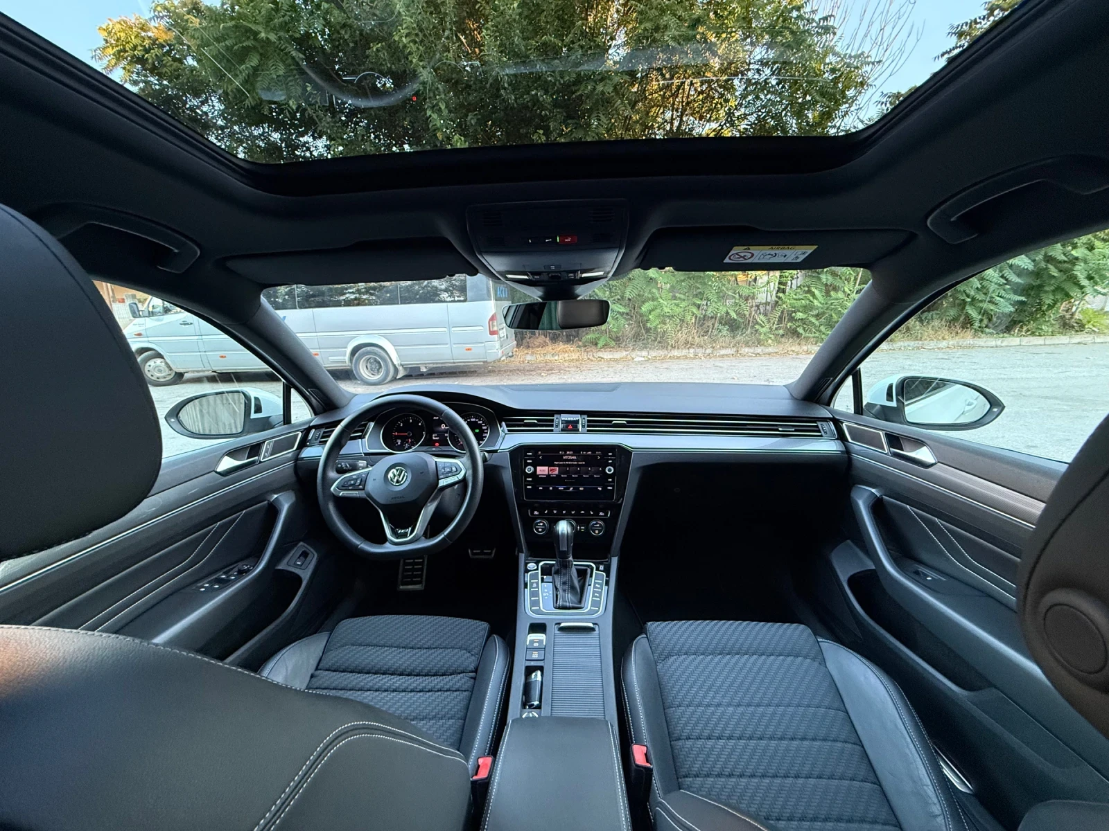 VW Passat R-Line 2.0TDI 190hp Панорама/Печка, снимка 8 - Автомобили и джипове - 55244882