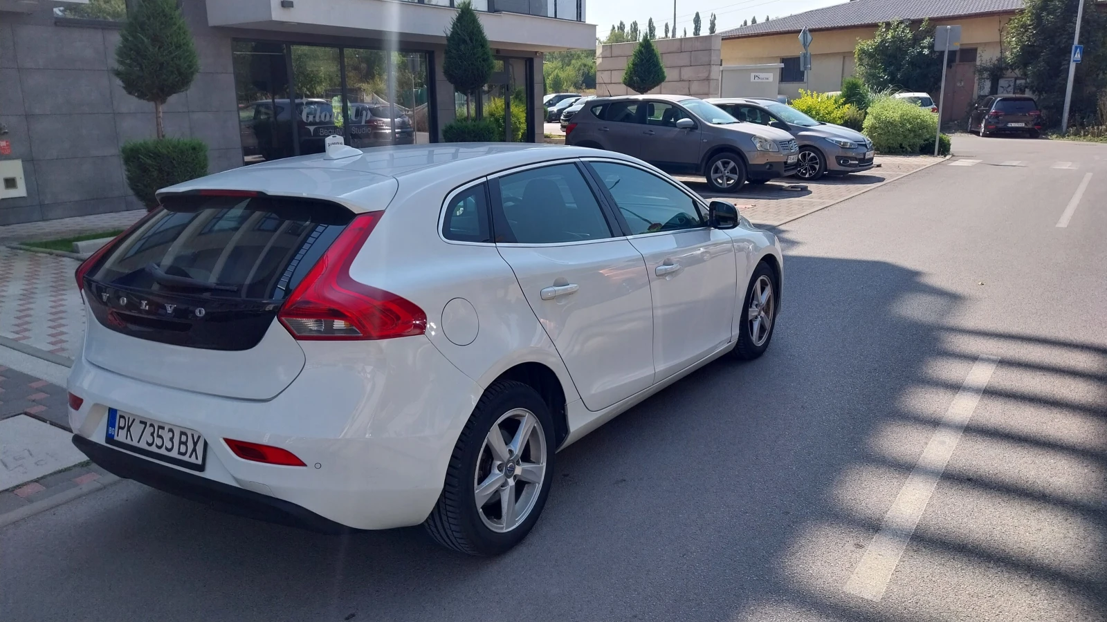 Volvo V40 1.6D/Automat/, снимка 4 - Автомобили и джипове - 56017650