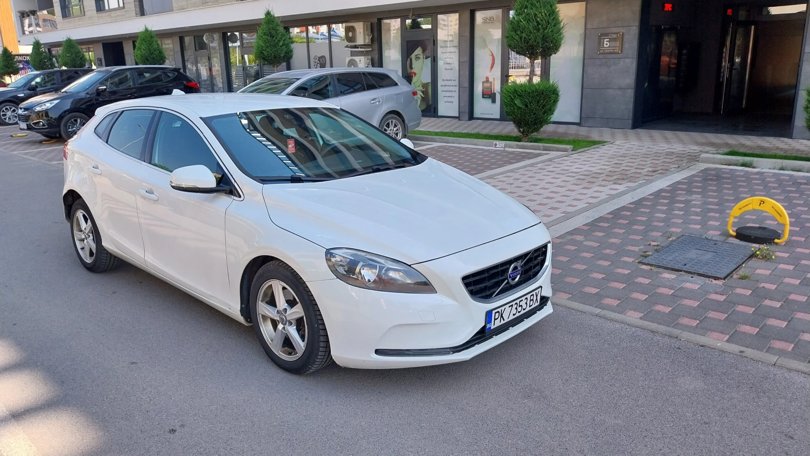 Volvo V40 1.6D/Automat/, снимка 2 - Автомобили и джипове - 56017650