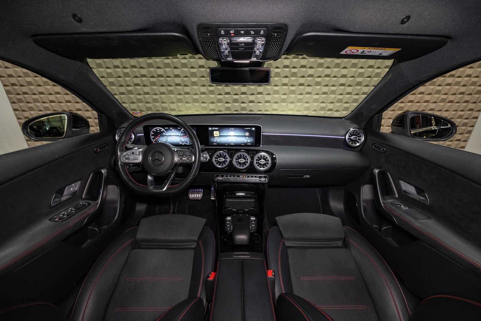 Mercedes-Benz A 200 AMG| Dynamic Select| Ambient| Гаранция , снимка 9 - Автомобили и джипове - 56129685