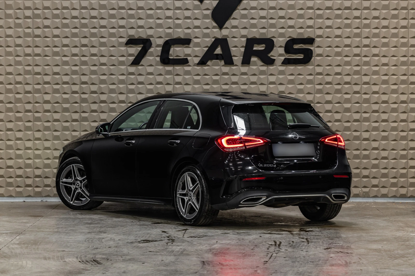 Mercedes-Benz A 200 AMG| Dynamic Select| Ambient| Гаранция , снимка 4 - Автомобили и джипове - 56129685