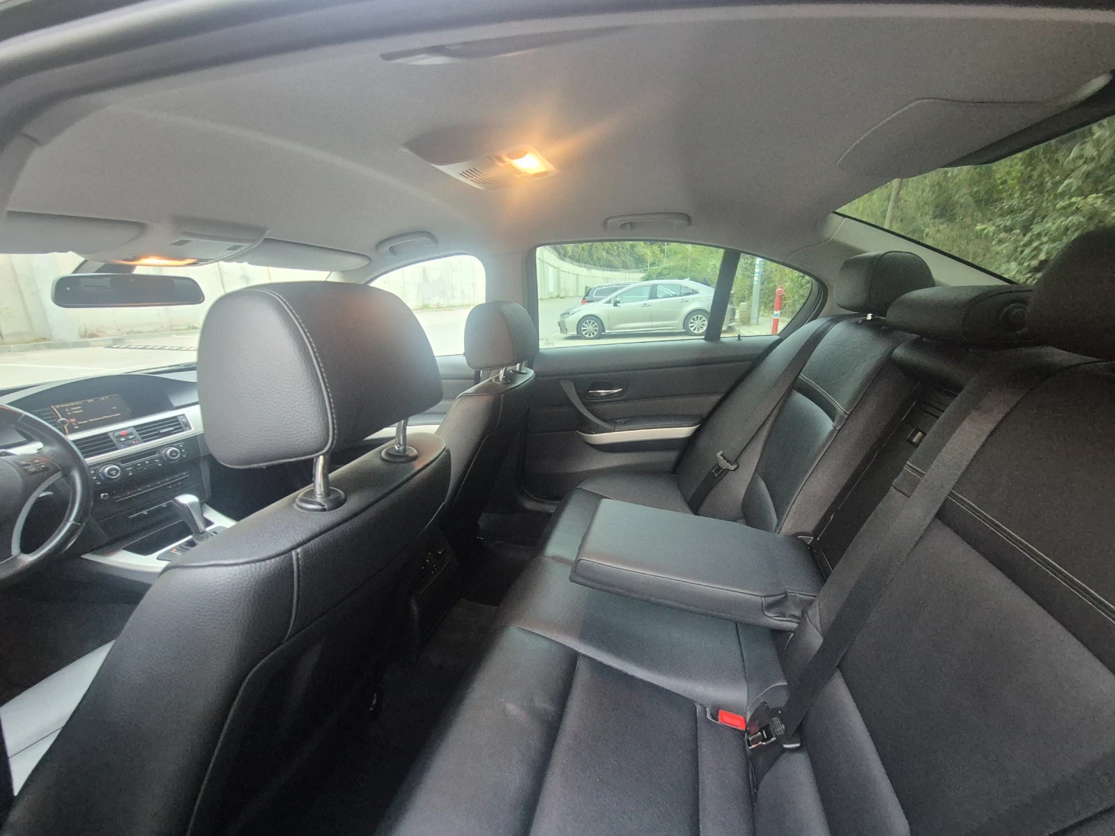 BMW 330  I x drive, снимка 11 - Автомобили и джипове - 56154003