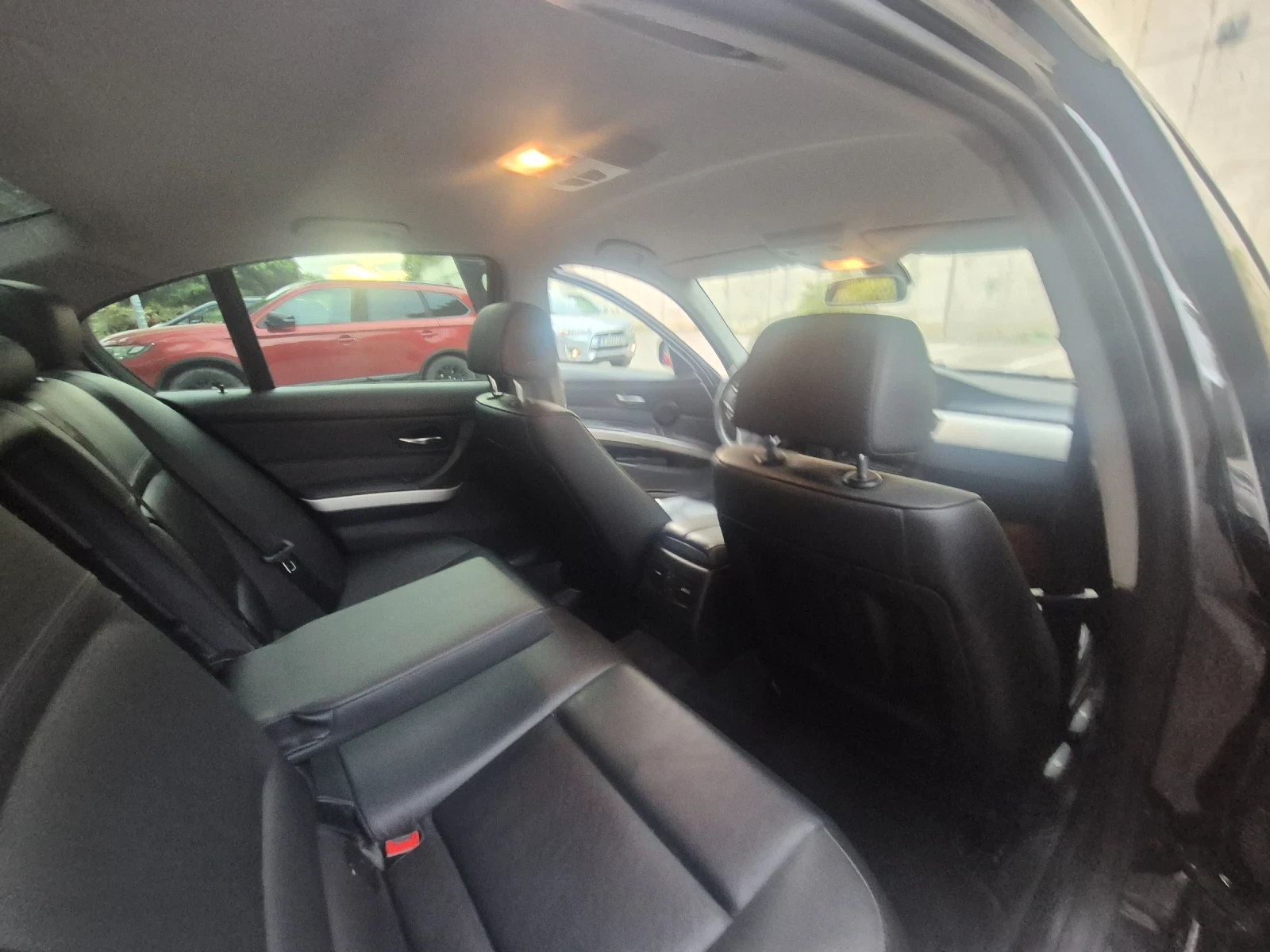BMW 330  I x drive, снимка 8 - Автомобили и джипове - 56154003