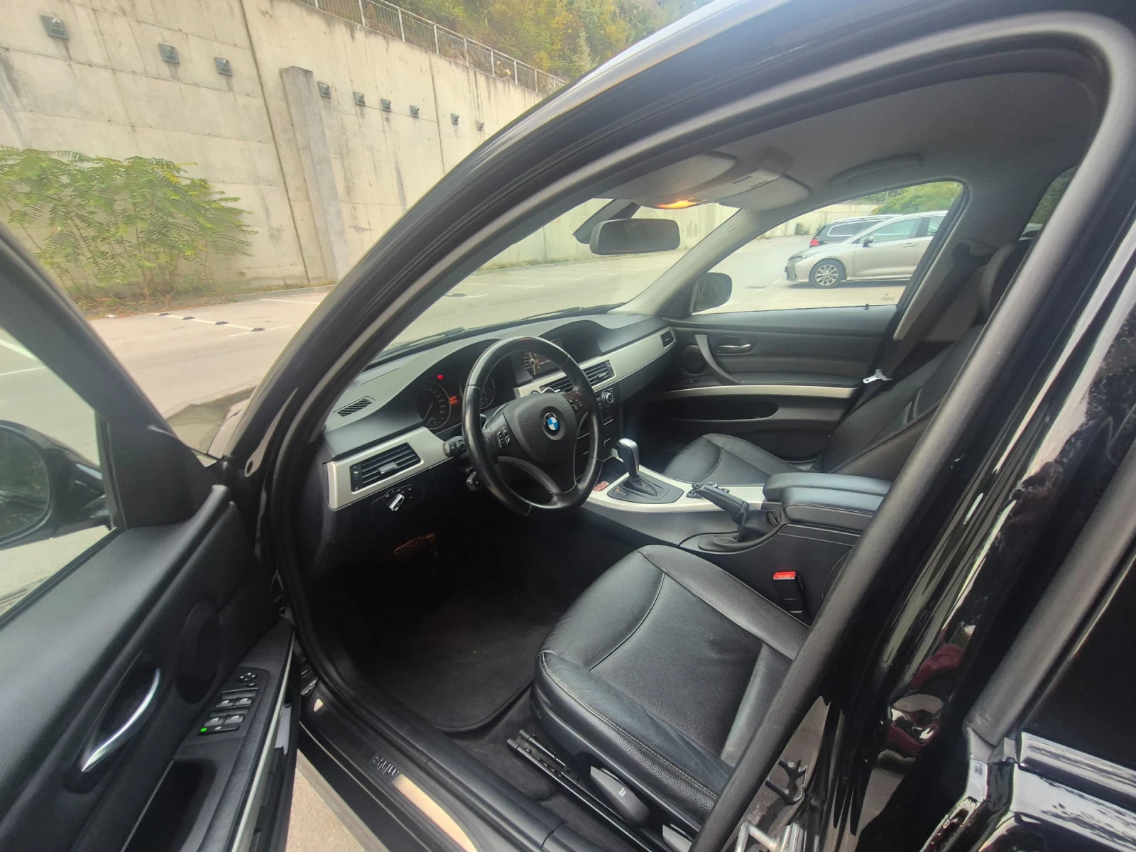 BMW 330  I x drive, снимка 10 - Автомобили и джипове - 56154003