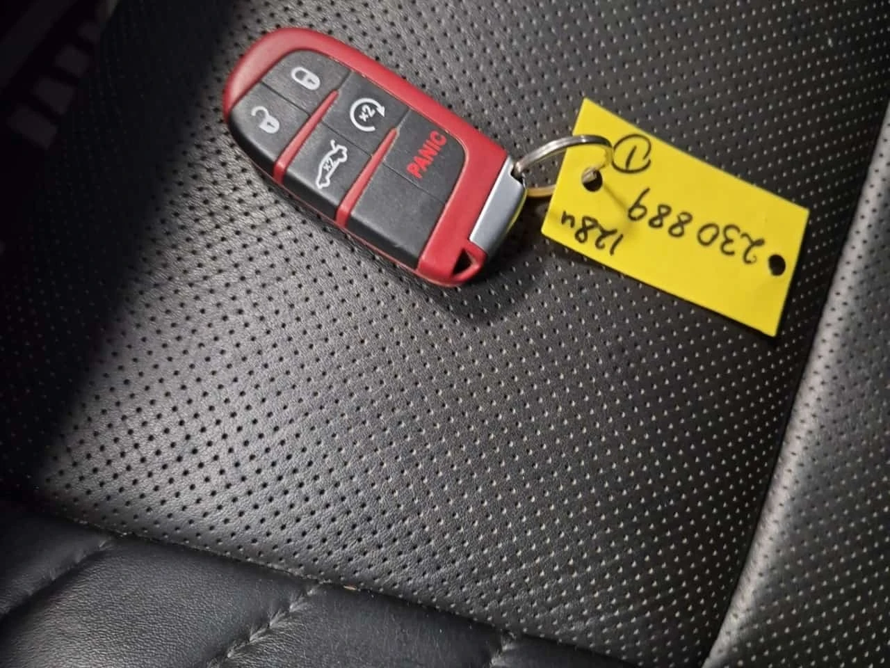 Dodge Challenger * HELLCAT * REMOTE START * ОБДУХВАНЕ * , снимка 9 - Автомобили и джипове - 56254215