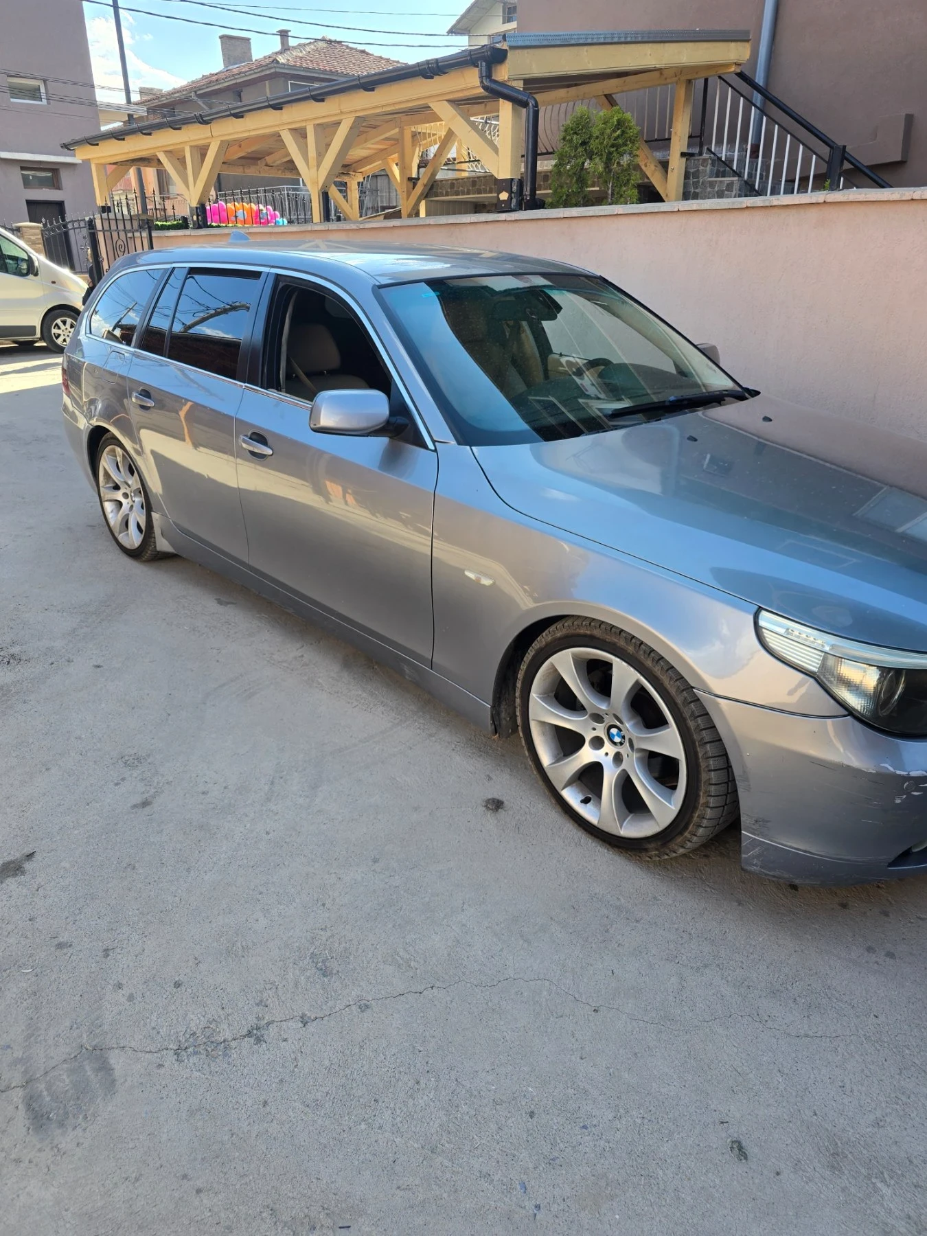 BMW 525, снимка 2 - Автомобили и джипове - 56568901