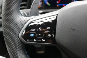VW T-Roc R* 4M* AKRAPOVIC* BEATS* DISTR* LED* CAM* CARPLAY*, снимка 9