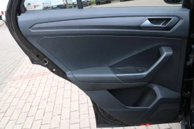 VW T-Roc R* 4M* AKRAPOVIC* BEATS* DISTR* LED* CAM* CARPLAY*, снимка 16