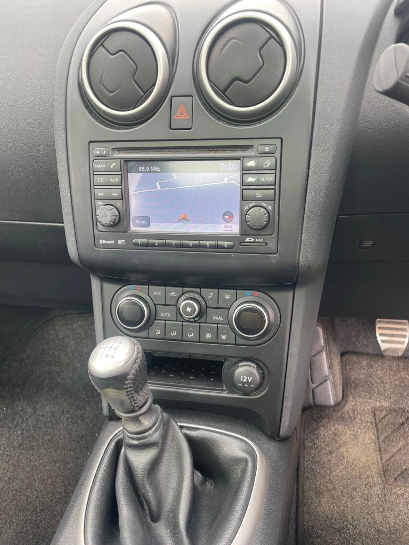 Nissan Qashqai 1.5, снимка 5 - Автомобили и джипове - 49914851