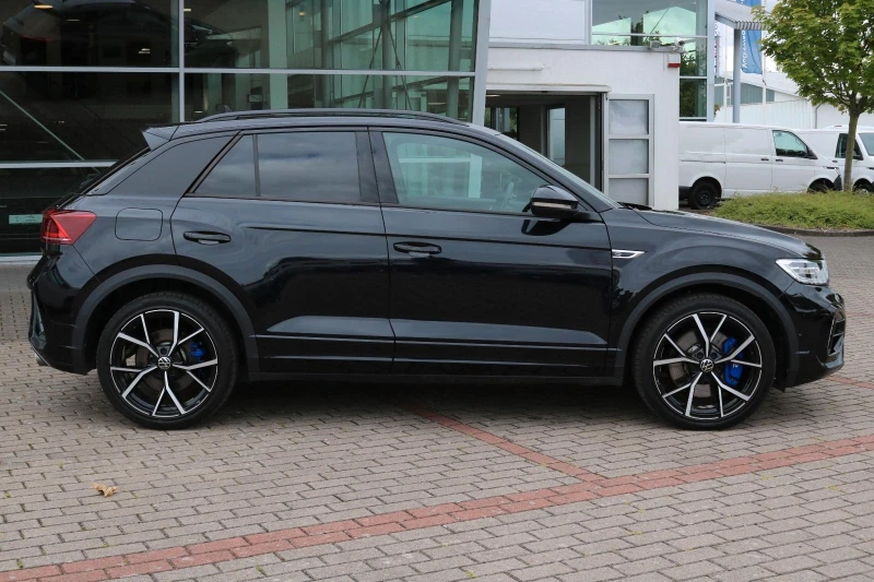 VW T-Roc R* 4M* AKRAPOVIC* BEATS* DISTR* LED* CAM* CARPLAY*, снимка 2 - Автомобили и джипове - 52445667