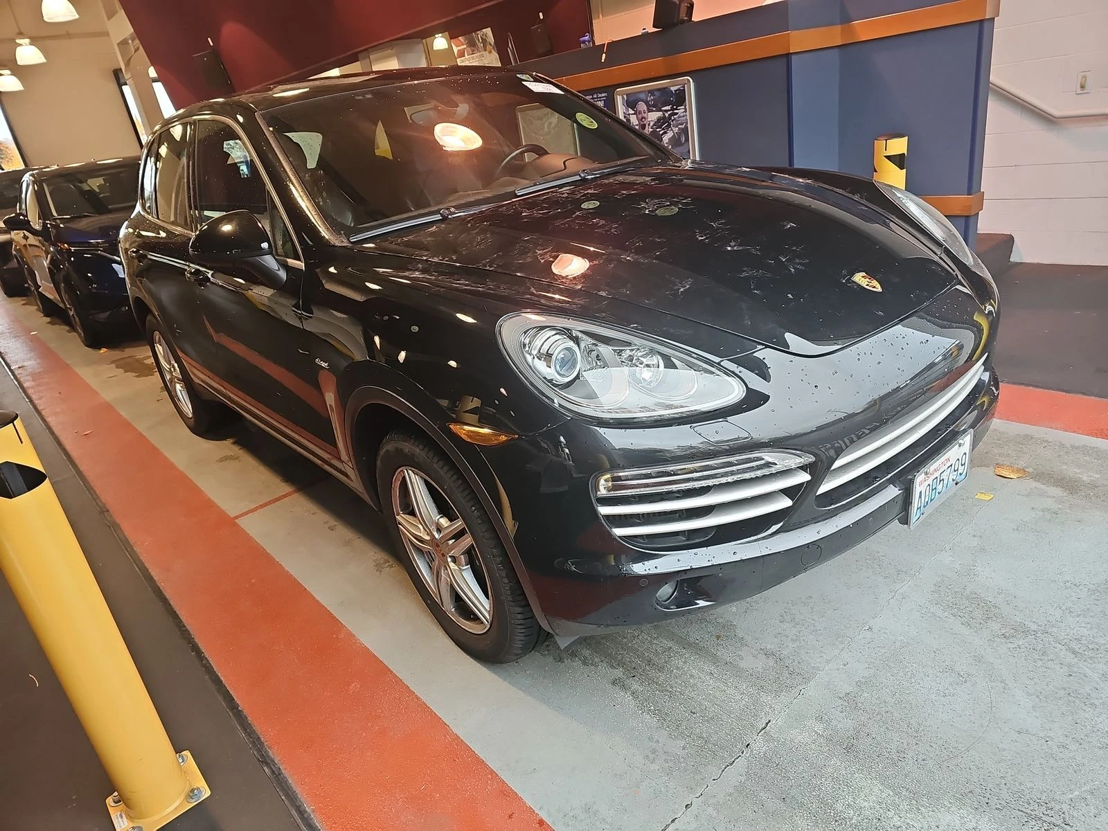 Porsche Cayenne PLATINUM* ПЪРВИ СОБСТВЕНИК* BOSE* PANO* ОБДУХ - изображение 2