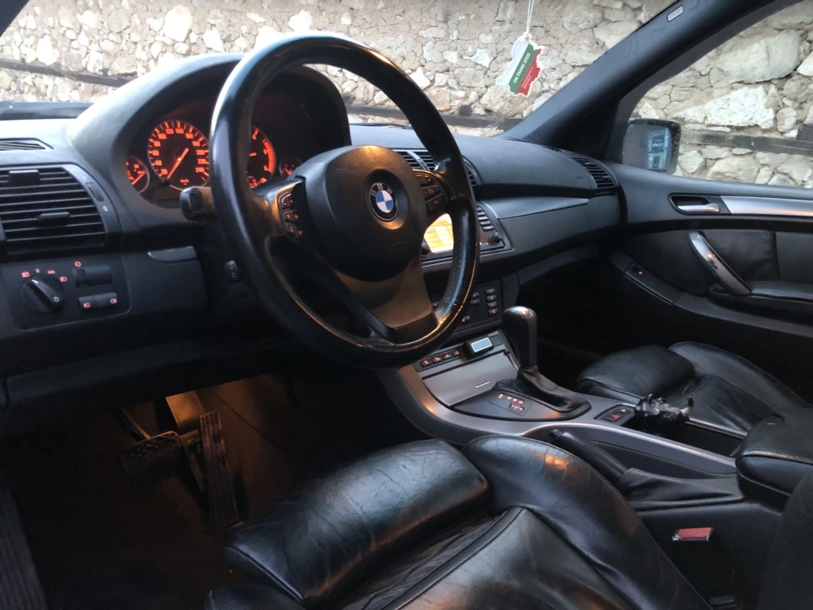 BMW X5  СПОРТ ПАКЕТ-ПАНОРАМА-ПЕЧКА-КСЕНОН-ТОП СЪСТОЯНИЕ!! - изображение 8